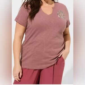 Pre-Loved Torrid Roses Classic Fit Tee Size 3
